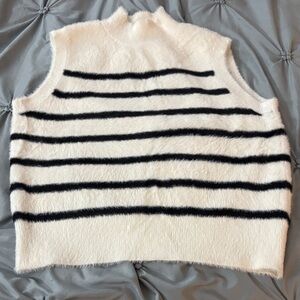 Bailey 44 Cream Fuzzy Sweater Vest Size Medium